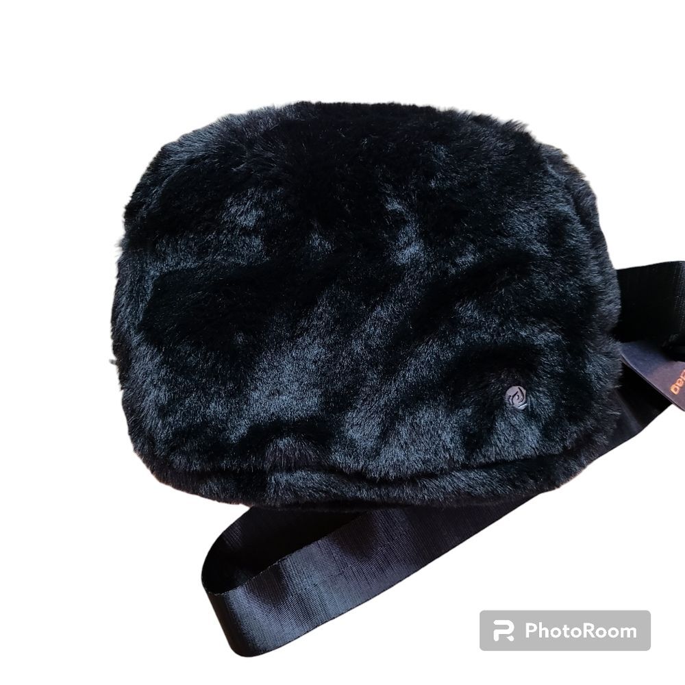 APANA Black Studio to Street Cozy Faux Fur Large Adjustable Plush Belt Bag NWT